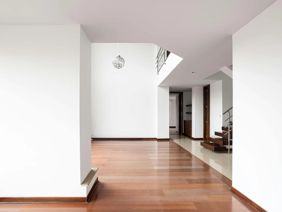 Open-plan white hallway decorated in the right sequence in Durham